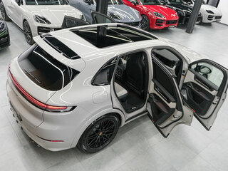 2026 Porsche Cayenne GTS III Рестайлинг, серый, 25990000 рублей, вид 5