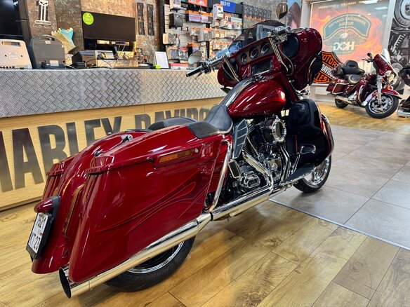2016 Harley-Davidson CVO Street Glide, пурпурный, 1990000 рублей - вид 2