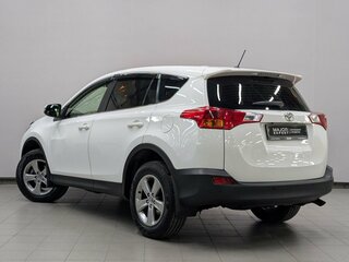 2015 Toyota RAV4 IV (XA40), белый, 2000000 рублей, вид 4