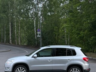 2011 Volkswagen Tiguan I, серебристый, 1050000 рублей, вид 4