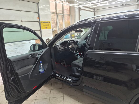 2016 Volkswagen Tiguan I Рестайлинг, чёрный, 1500000 рублей - вид 13