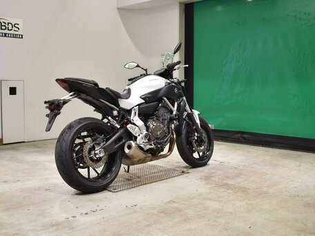2014 Yamaha MT-07 (FZ-07), белый, 725000 рублей, вид 5