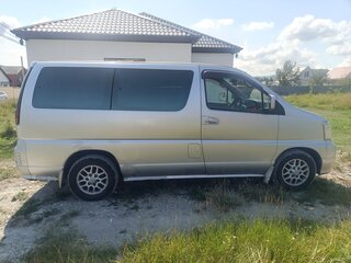 2001 Nissan Elgrand I (E50), серый, 720000 рублей, вид 4