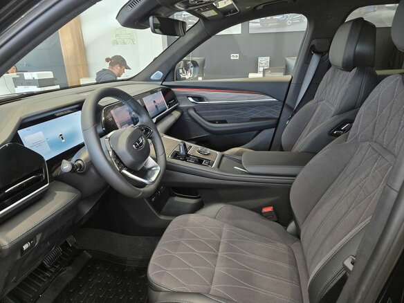 2026 Geely Monjaro I Рестайлинг, серый, 4905990 рублей - вид 6