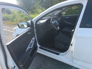 2014 Hyundai Solaris I, белый, 850000 рублей, вид 5