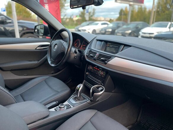 2014 BMW X1 20i I (E84) Рестайлинг, коричневый, 1400000 рублей - вид 16