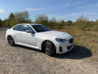2024 BMW 2 серии 230i xDrive G42 Рестайлинг, белый, 4650000 рублей, вид 2