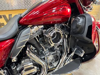 2016 Harley-Davidson CVO Street Glide, пурпурный, 1990000 рублей, вид 5