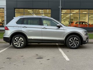 2018 Volkswagen Tiguan II, серебристый, 2750000 рублей, вид 4