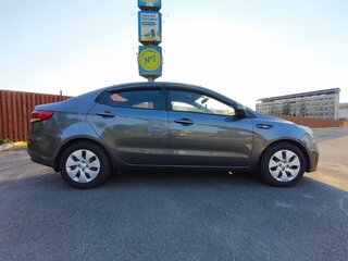 2017 Kia Rio III Рестайлинг, серый, 1100000 рублей, вид 3