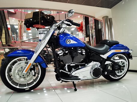 2025 Harley-Davidson Fat Boy, синий, 3750000 рублей, вид 2