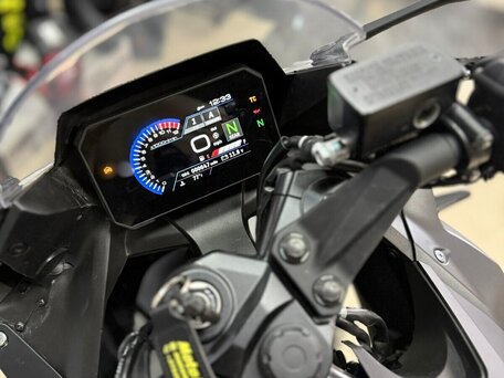 2024 Suzuki GSX-8R, чёрный, 827233 рублей, вид 3