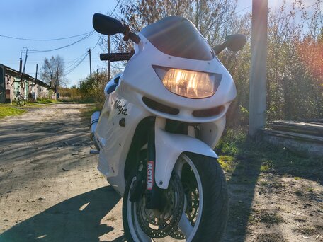 1999 Kawasaki ZX-6R Ninja, белый, 290000 рублей, вид 2