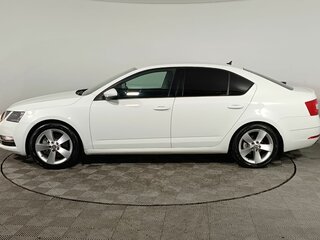 2019 Skoda Octavia III (A7) Рестайлинг, белый, 1900000 рублей, вид 4