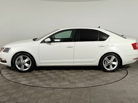 2019 Skoda Octavia III (A7) Рестайлинг, белый, 1860000 рублей, вид 4