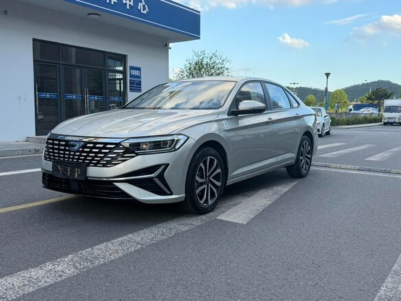 2025 Jetta VA7, серебристый, 1410000 рублей