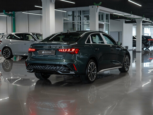 2026 Audi A3L 35 TFSI IV (8Y) Рестайлинг, зелёный, 4115000 рублей - вид 3