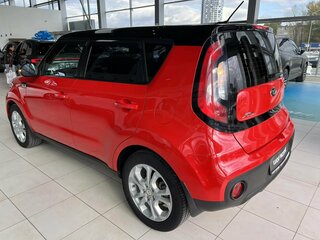 2017 Kia Soul II Рестайлинг, красный, 1595000 рублей, вид 4