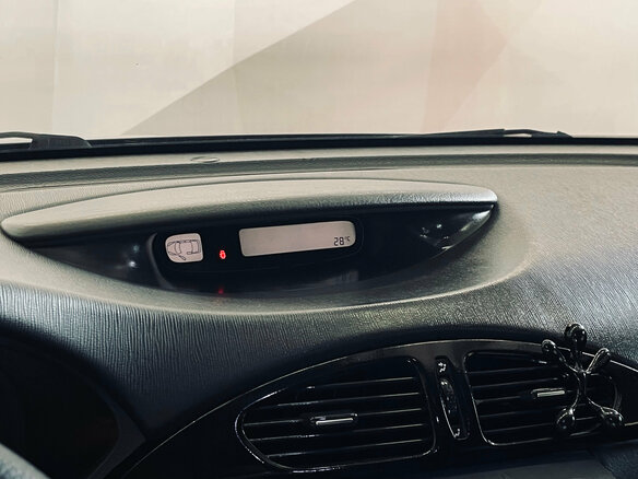 2004 Renault Laguna II, чёрный, 290000 рублей - вид 11