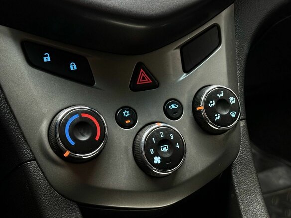 2013 Chevrolet Aveo II, чёрный, 829000 рублей - вид 13