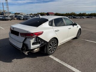 2018 Kia Optima IV Рестайлинг, белый, 1350000 рублей, вид 3