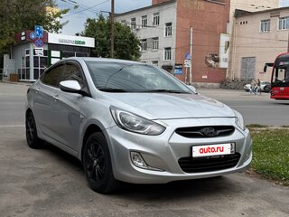 2013 Hyundai Solaris I, серебристый, 810000 рублей, вид 1