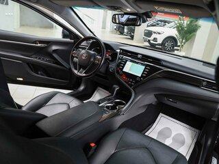 2018 Toyota Camry VIII (XV70), чёрный, 2350000 рублей, вид 5
