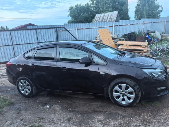 2013 Opel Astra J Рестайлинг, коричневый, 550000 рублей - вид 3