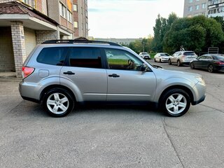 2011 Subaru Forester III Рестайлинг, серебристый, 855000 рублей, вид 4