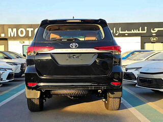 2026 Toyota Fortuner II Рестайлинг, чёрный, 4885000 рублей, вид 4