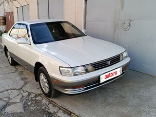 1990 Toyota Vista III (V30), бежевый, 800000 рублей, вид 1