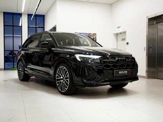 2025 Audi Q7 50 TDI II (4M) Рестайлинг 2, чёрный, 14092000 рублей, вид 3