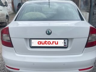 2012 Skoda Octavia II (A5) Рестайлинг, белый, 800000 рублей, вид 2