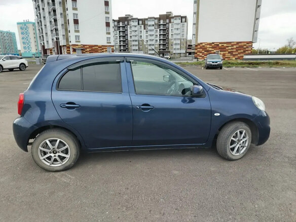 2018 Nissan March IV (K13) Рестайлинг, синий, 850000 рублей - вид 2