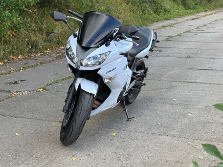 2010 Kawasaki ER-6F (Ninja 650R), белый, 350000 рублей, вид 1