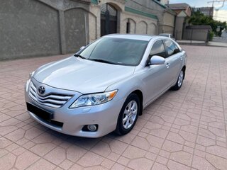 2011 Toyota Camry VI (XV40) Рестайлинг, серебристый, 1000000 рублей, вид 1