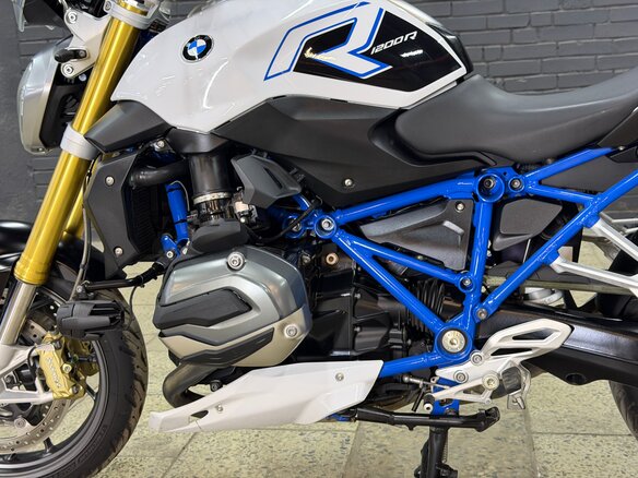 2016 BMW R 1200 R, белый, 815000 рублей - вид 9