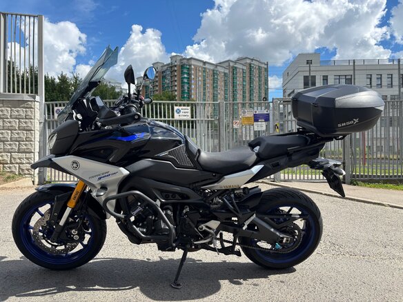 2019 Yamaha MT-09 Tracer (FJ-09), чёрный, 920000 рублей - вид 3