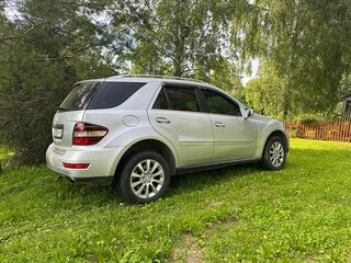 2009 Mercedes-Benz M-Класс 350 II (W164) Рестайлинг, серебристый, 1499999 рублей, вид 4