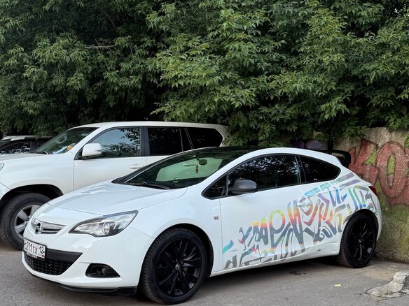 2012 Opel Astra GTC J Рестайлинг, белый, 1200000 рублей - вид 5