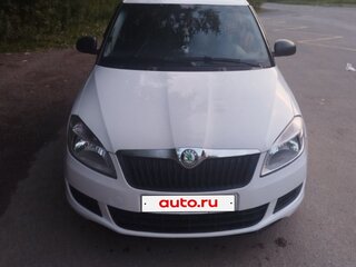 2012 Skoda Fabia II Рестайлинг, белый, 450000 рублей, вид 2
