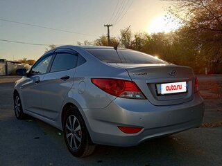 2014 Hyundai Solaris I, серебристый, 850000 рублей, вид 4