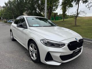 2023 BMW 1 серии 120i III (F52) Рестайлинг, белый, 1710000 рублей, вид 3