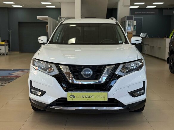 2017 Nissan Rogue II Рестайлинг, белый, 1350000 рублей - вид 1
