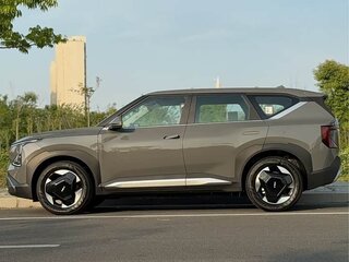 2025 Kia EV5 64.2 kWh, коричневый, 3223000 рублей, вид 4