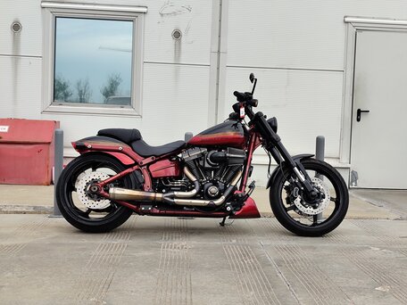 2017 Harley-Davidson CVO Pro Street Breakout, красный, 1950000 рублей, вид 1