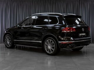 2016 Volkswagen Touareg II Рестайлинг, чёрный, 3099000 рублей, вид 2
