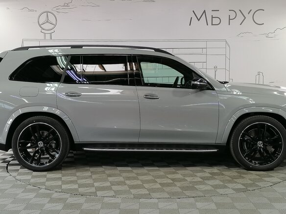 2026 Mercedes-Benz GLS 450 d II (X167) Рестайлинг, серый - вид 4