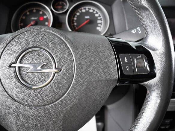 2011 Opel Astra H Рестайлинг, белый, 769000 рублей - вид 13