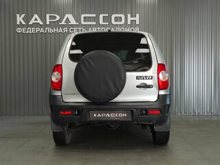 2017 Chevrolet Niva I Рестайлинг, серебристый, 670000 рублей, вид 4